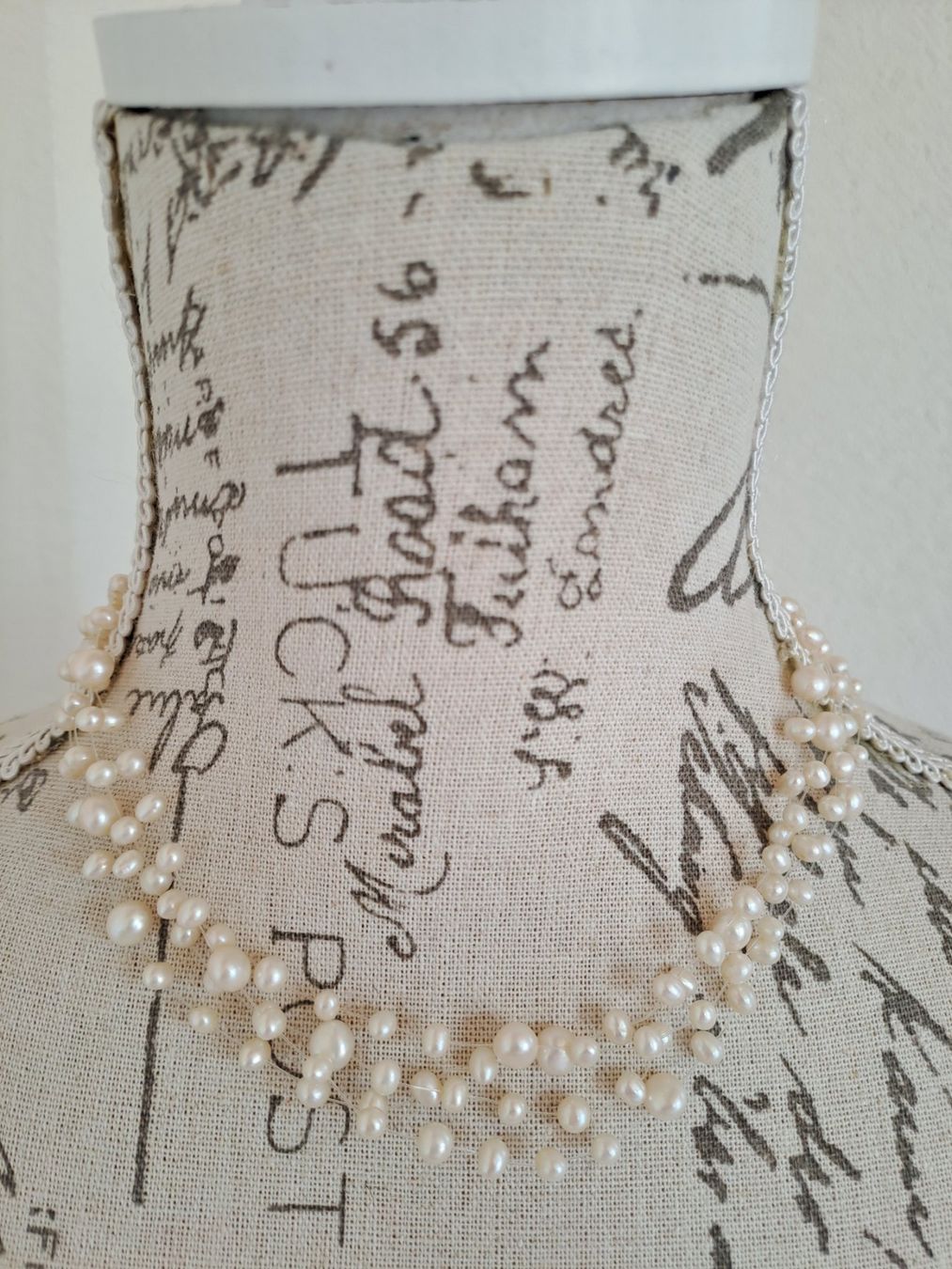 Perle (finte): Collier de perles blanches d'eau douce, fermoir argent – Usato da Denens venduto da Chanchantevend 9
