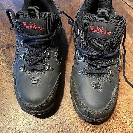 Scarpe da uomo: Chaussures de sécurité – Usato da Porrentruy venduto da 40kg