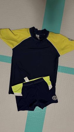 Kinder Bade-Set ? Shirt (110/116) + Shorts (98/104)
