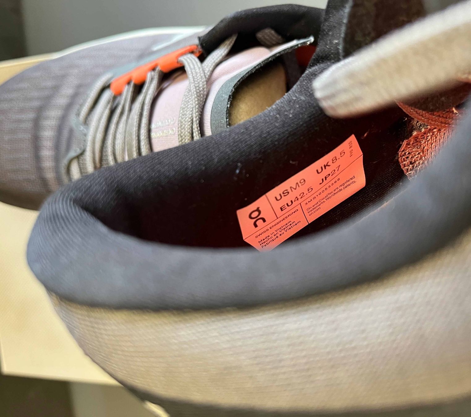 On Herrenschuhe: ON Running / Cloudmonster 3 / EUR 42.5 / US 9.0 / Run / Men – Gebraucht aus Riedholz von milkandchocolate 9