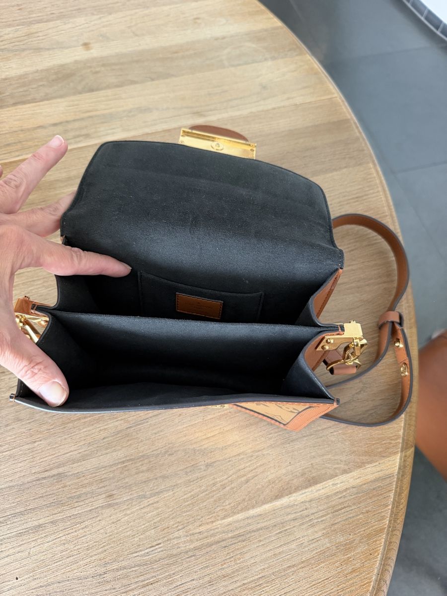 Louis Vuitton Sacs femmes: Mini Dauphine – D'occasion à almens par lotschi 2