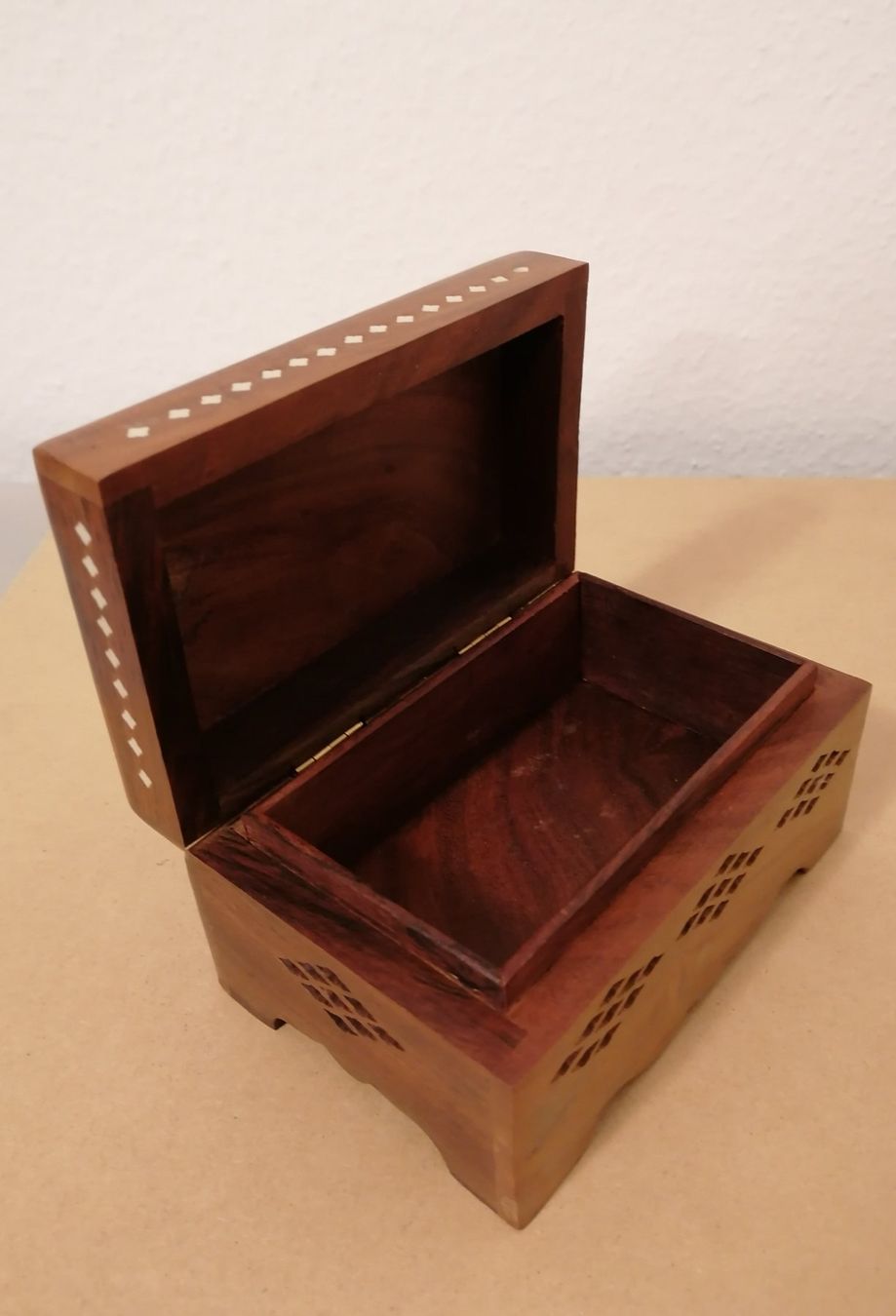 Portagioie: handgefertigte Schatulle / Dose / Box / Schmuckdose aus Holz – Nuovo (secondo la descrizione) da Winterthur venduto da c.rostef 7