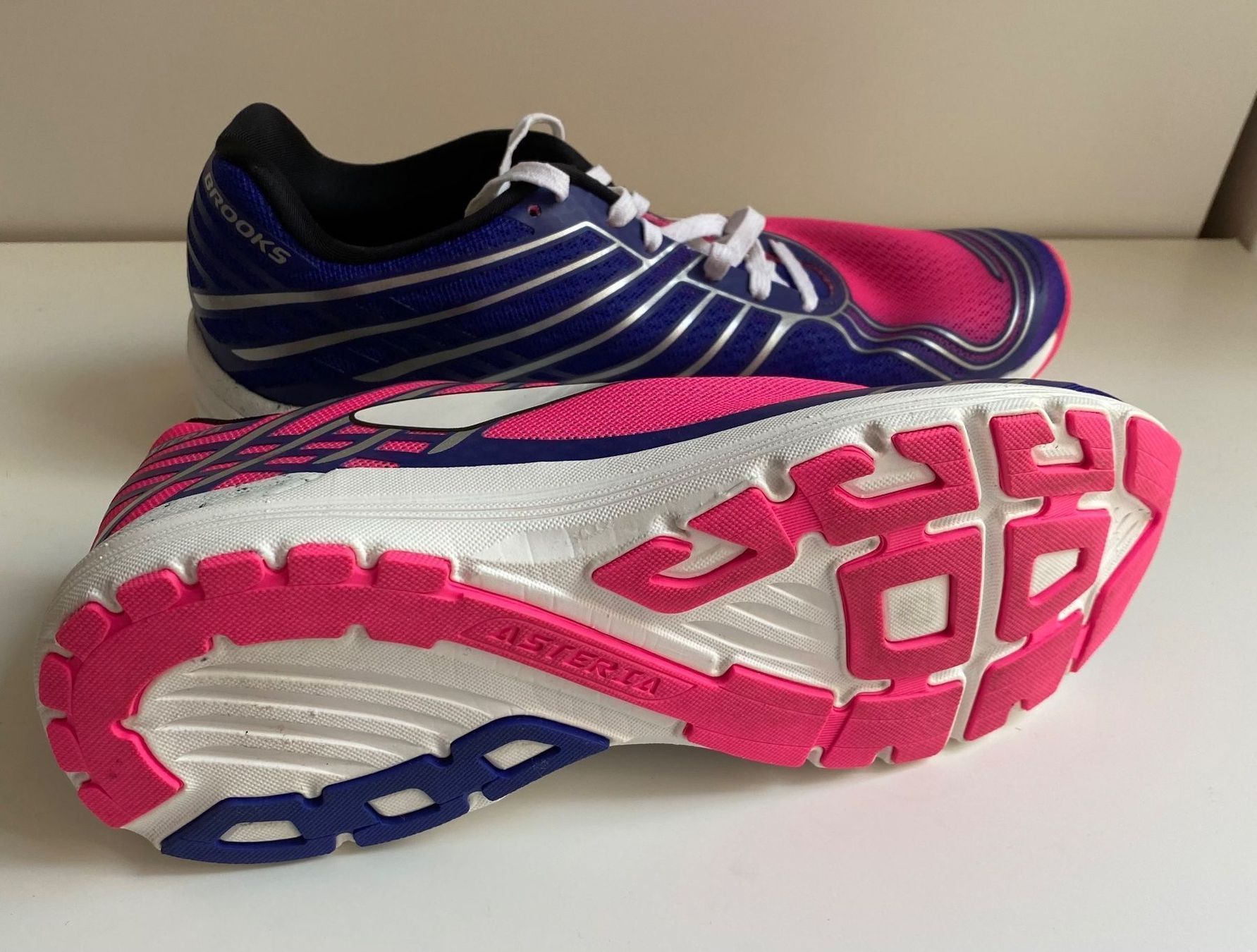Brooks Scarpe da donna: BROOKS ASTERIA Laufschuh Damen, Gr. 40 – Nuovo e nell'imballaggio originale da Luzern venduto da falena01 6