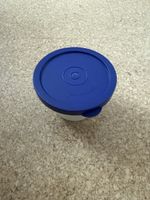 Tupperware Dose, blau