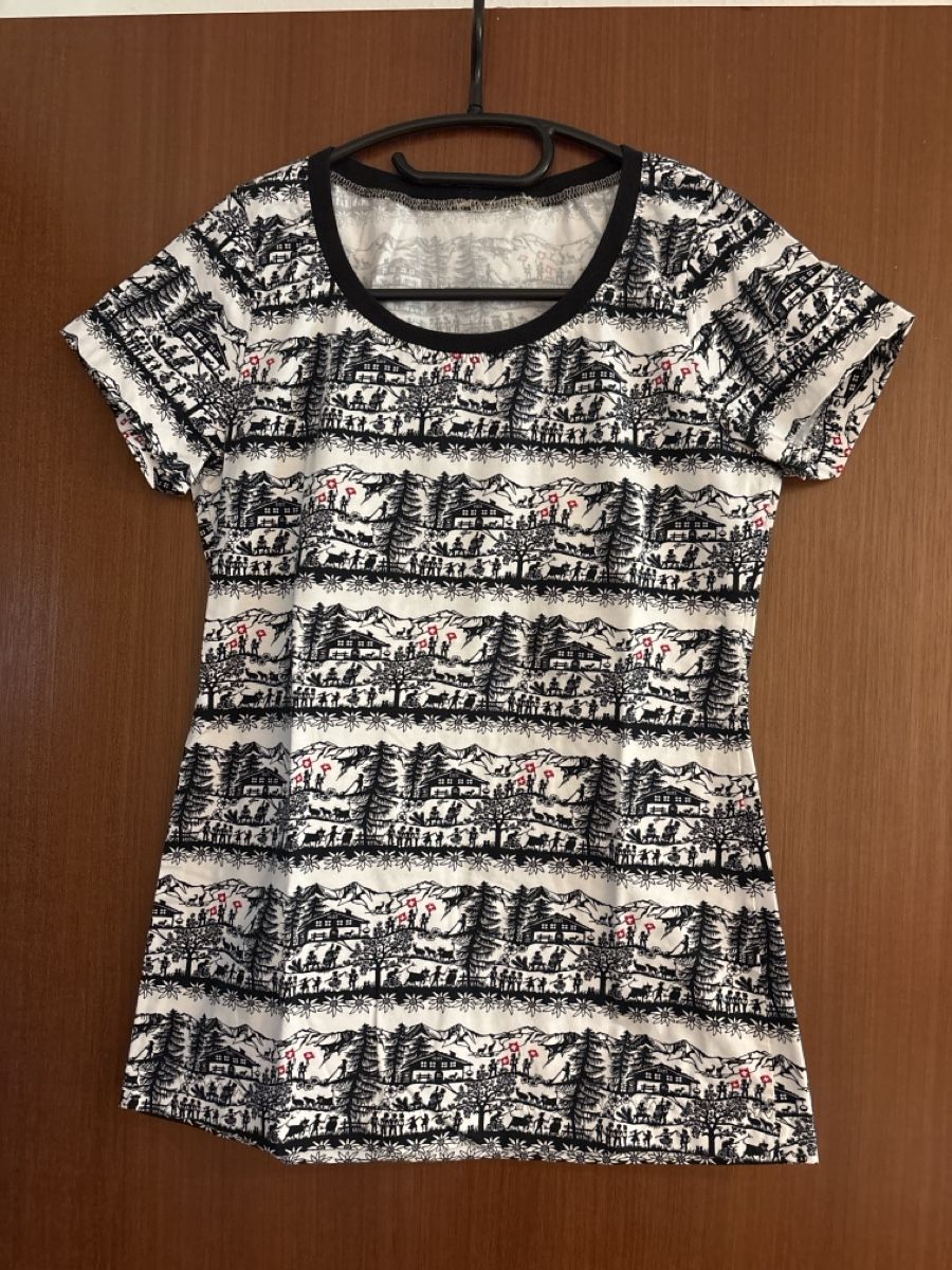 T-shirts: Handmade Scherenschnitt Damen Tshirt M – D'occasion à Rünenberg par ZwergLi100
