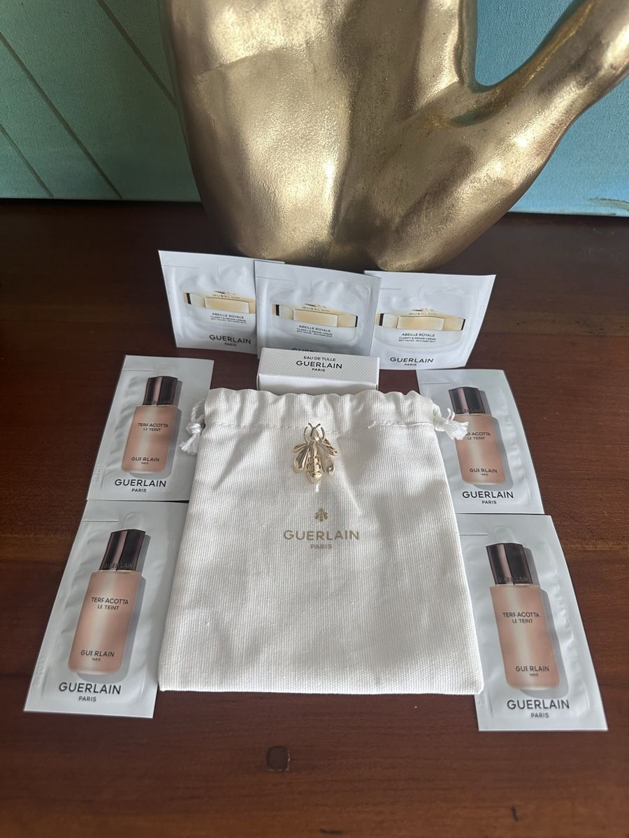 Guerlain Maquillage: Guerlain - Pochette en toile avec accessoires  – Neuf avec emballage d'origine à Basel par Vanluxe 1
