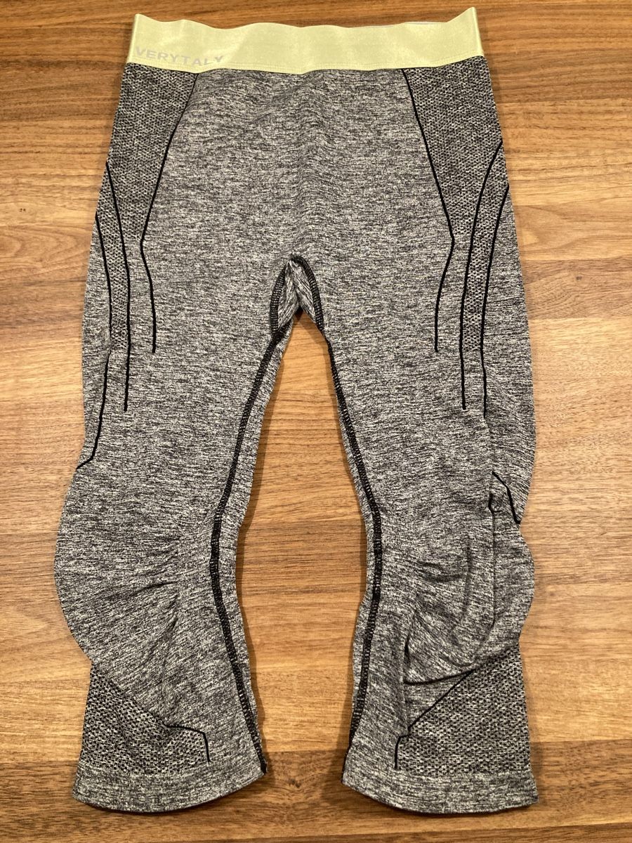 Leggings: 3/4 Sport Hose S – Gebraucht aus Kesswil von Branca-01 1