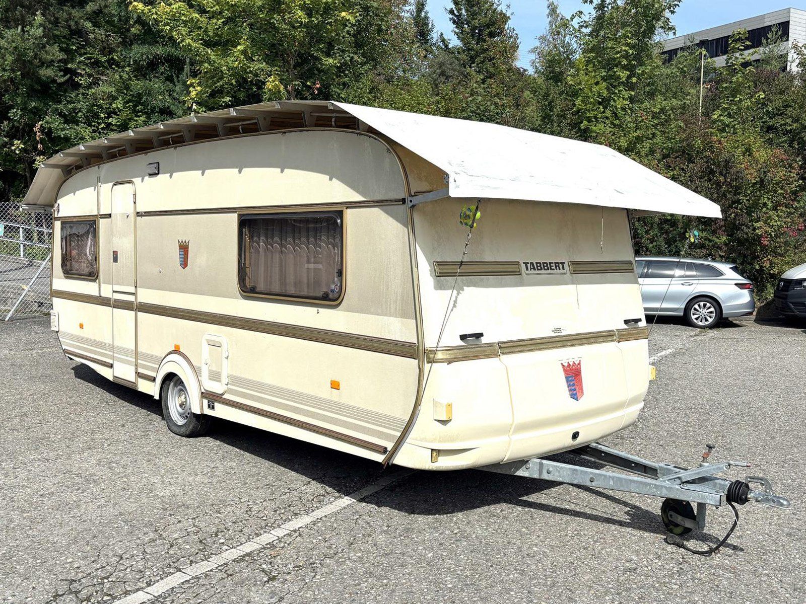 Rimorchi: Wohnwagen Tabbert Comtesse 545 mit Überdach – Usato da Winterthur venduto da MCW