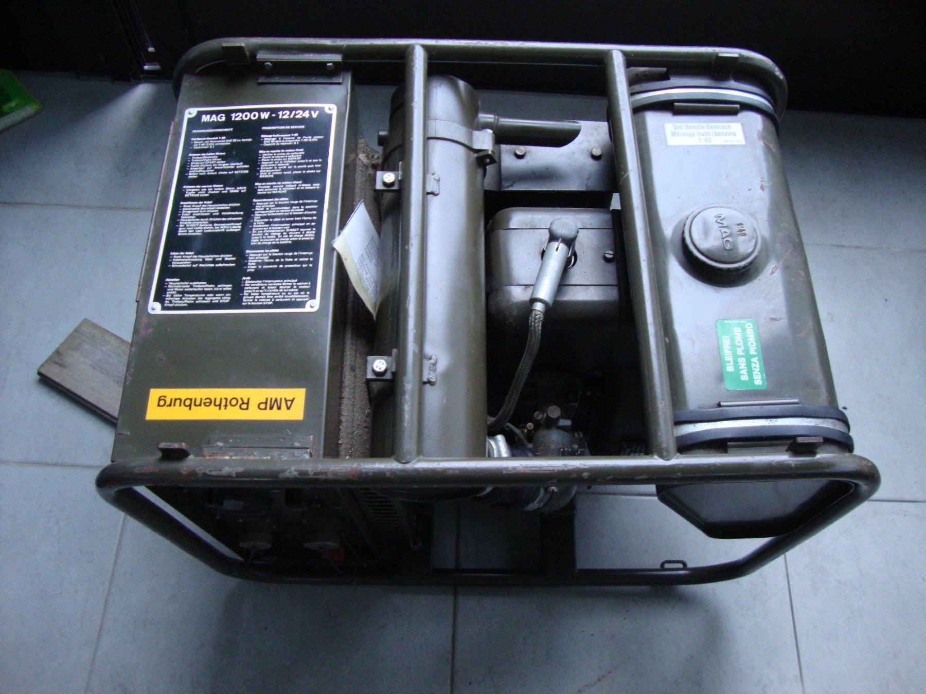 Generatori di corrente: Militär Stromerzeuger Generator MAG 1200W-12V – Usato da Niederhasli venduto da Hardy83