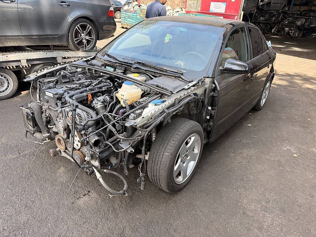 Tutti pezzi di ricambio auto: Audi S4 Ersatzteile  – Usato da Udligenswil venduto da Sch2s 1