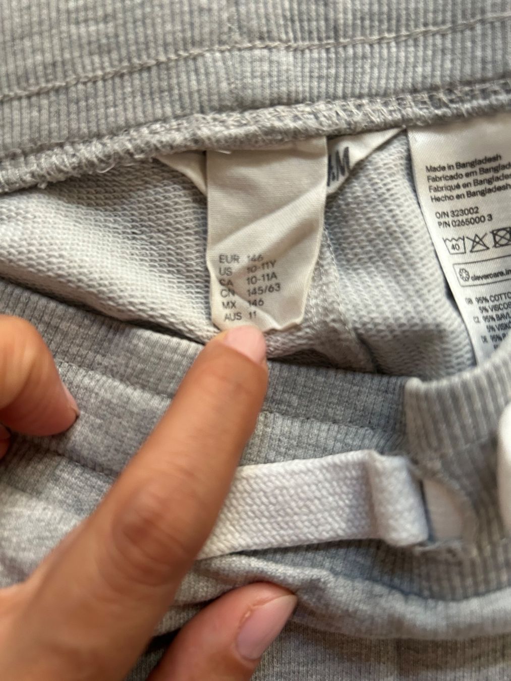 Pantaloni: Shorts gris H&M – Usato da Founex venduto da etswang 1