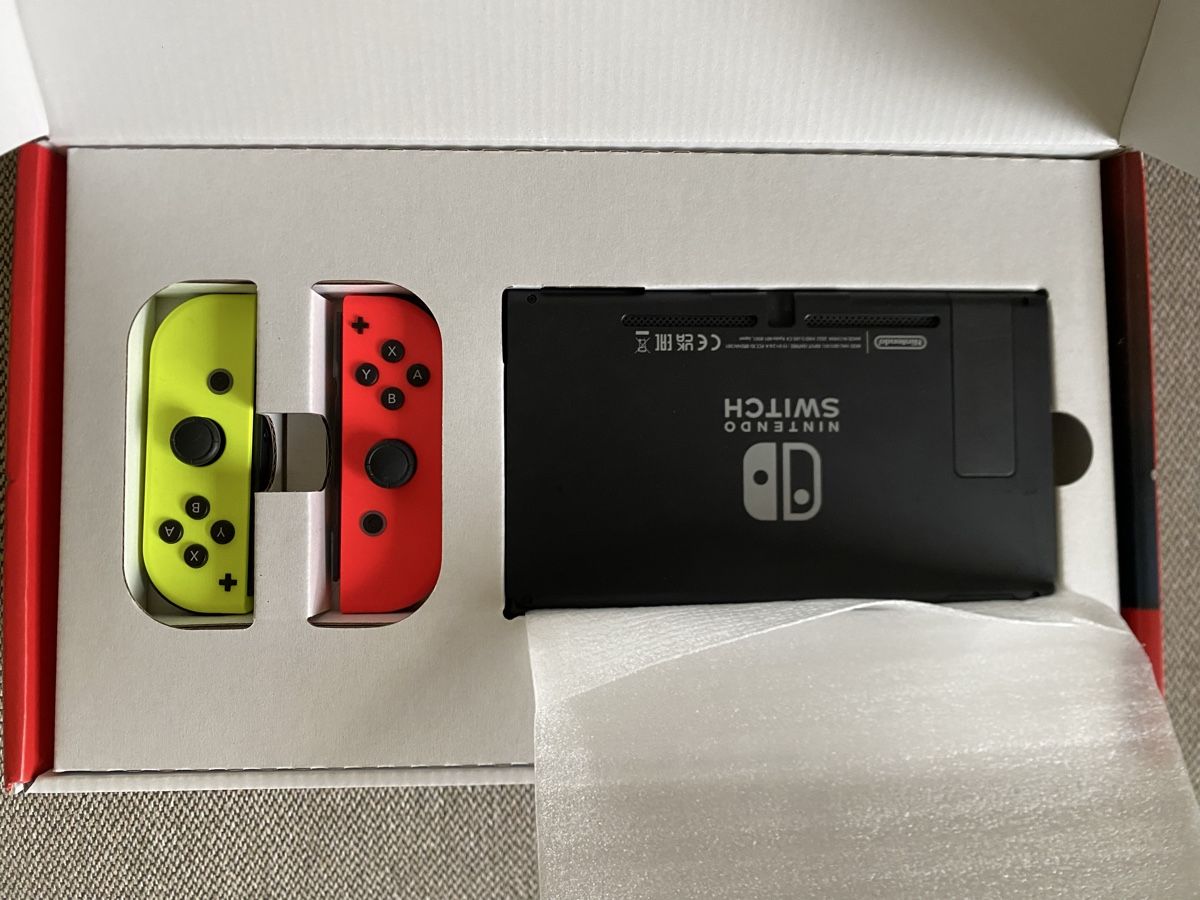Nintendo Console: Nintendo Switch Konsole mit Zubehör und OVP – Usato da Salgesch venduto da jun_zkz5 1
