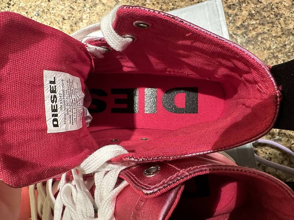 Diesel Scarpe da donna: Scarpe DIESEL rosa – Usato da Claro venduto da fru_fn7k 2