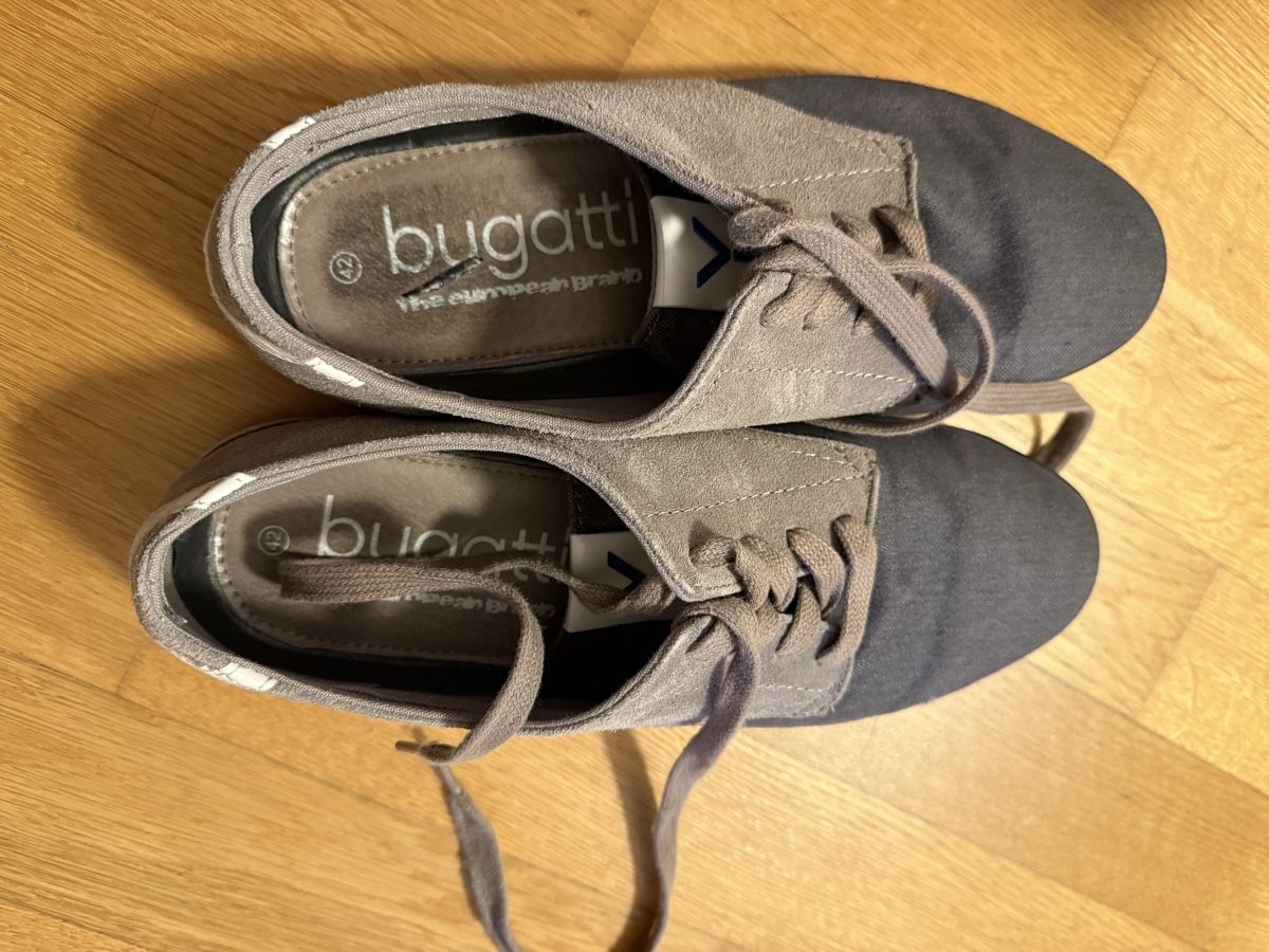Bugatti Scarpe da uomo: Bugatti Herren Schuhe, Gr. 42 – Usato da Lenzburg venduto da car_pzg8
