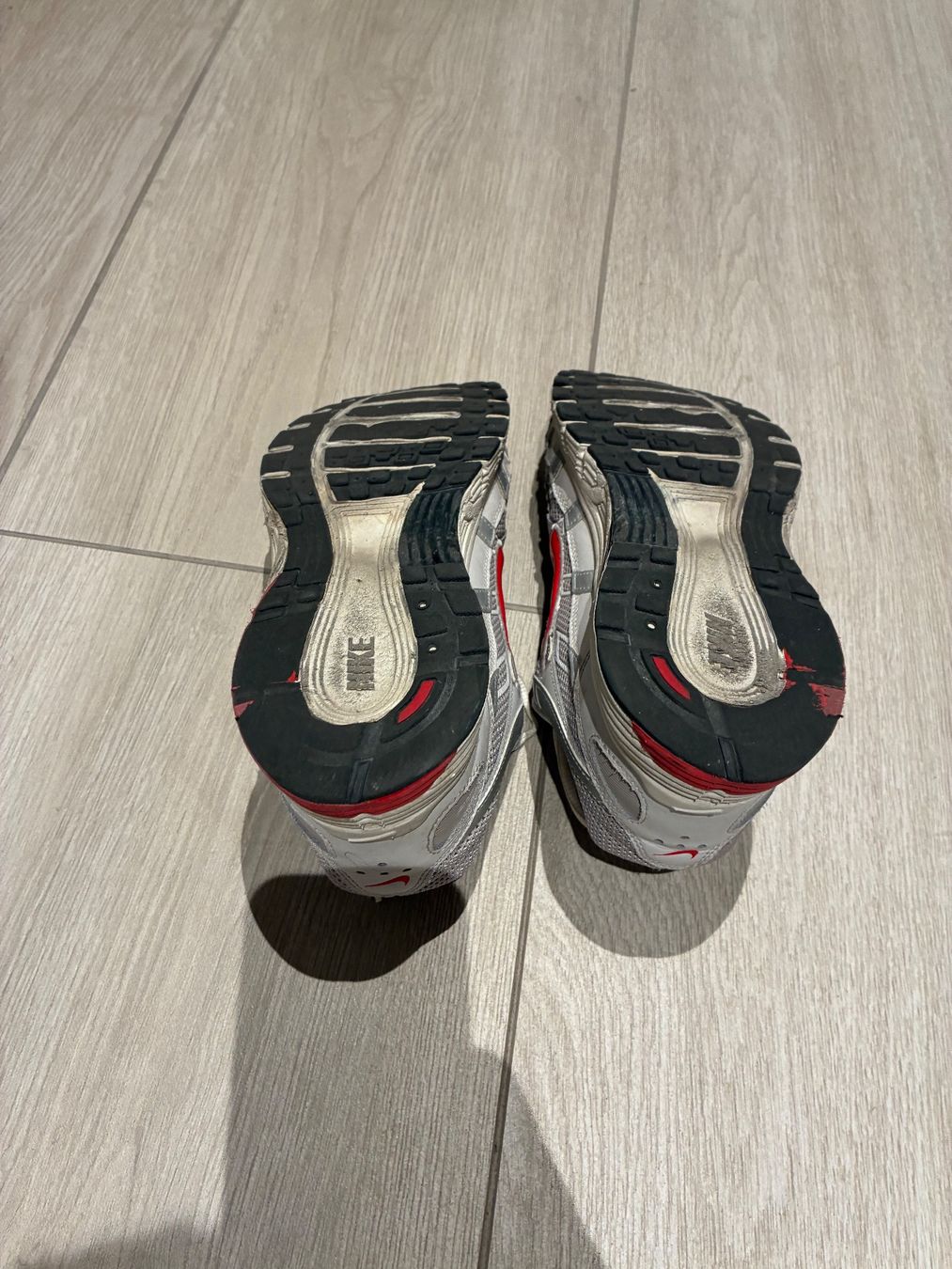 Nike Scarpe da uomo: Nike Sneaker P-6000 silber rot – Usato da Henggart venduto da escorpio0511 5