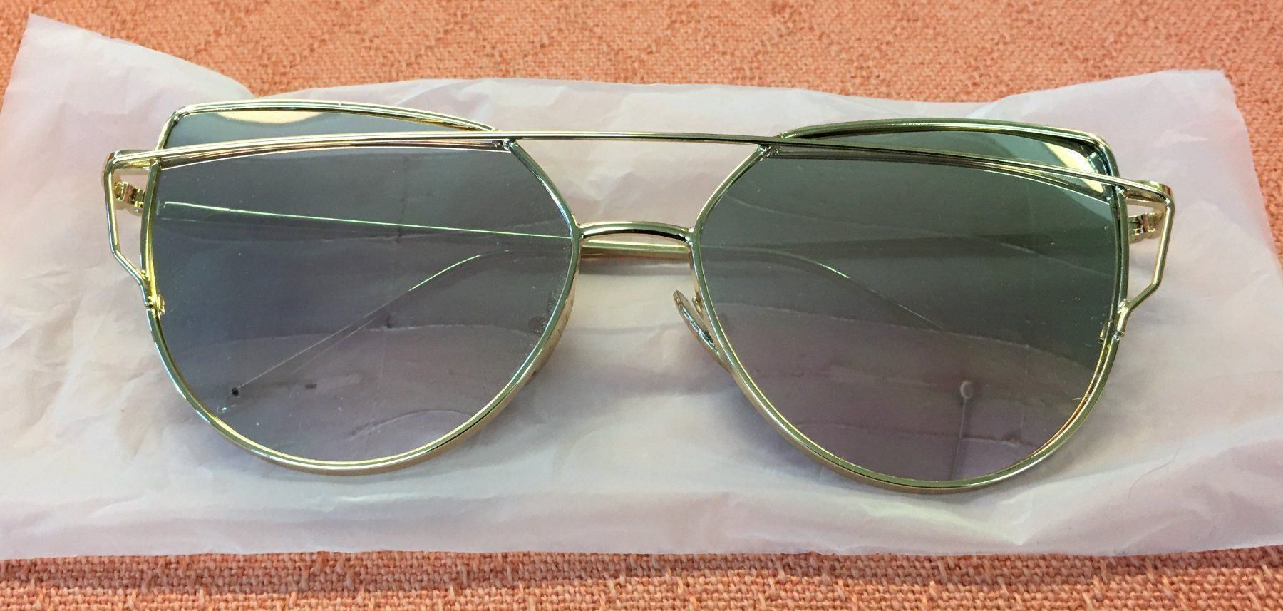 Brillen & Gläser: Sonnenbrille - NEU – Neu und originalverpackt aus Oftringen von Vucki