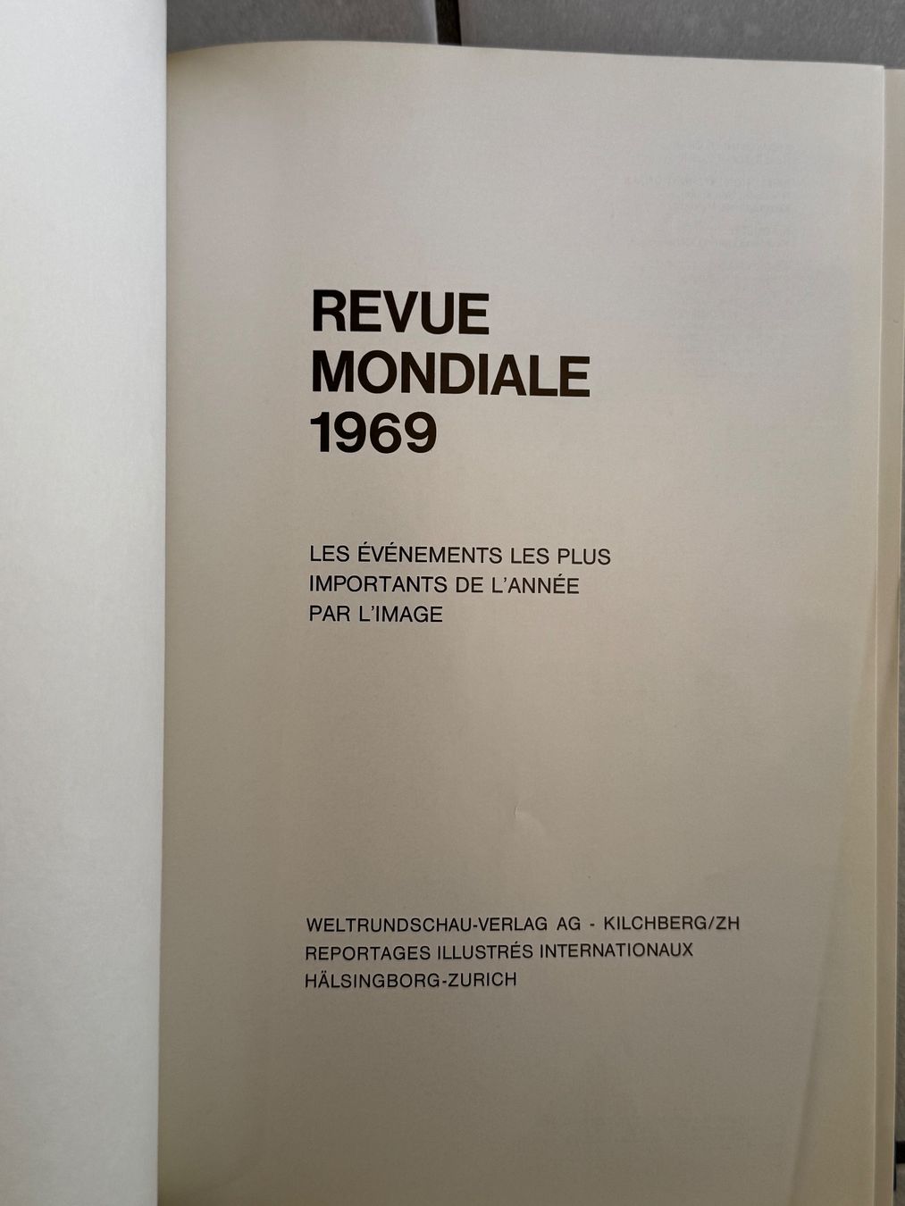 Libri: Collection Revue Mondiale, 1963-2004. – Usato da Biel/Bienne venduto da Delphine44 2