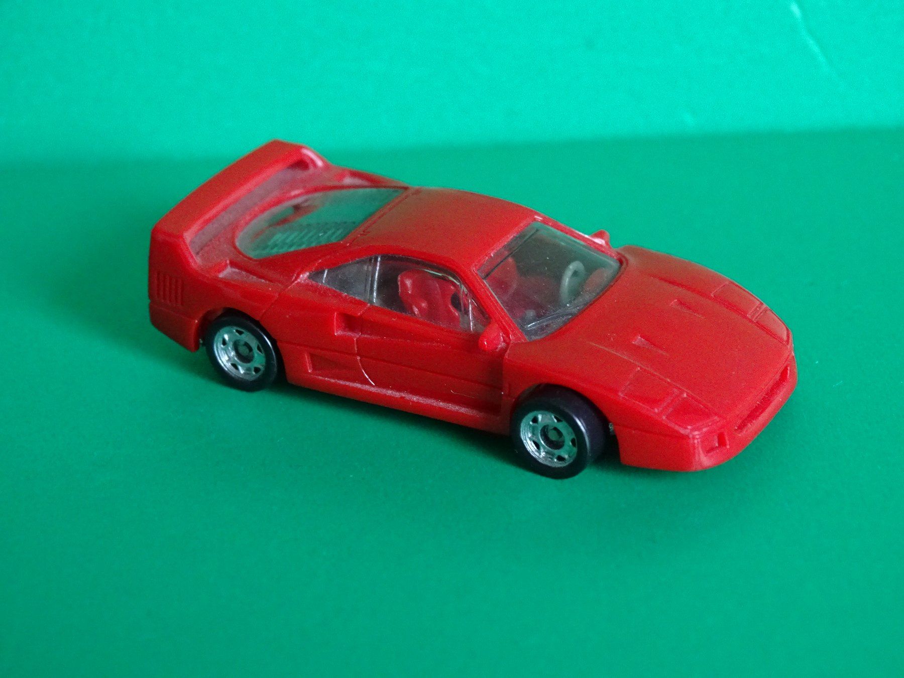 Ferrari Modellini d'auto: Ferrari F40 von Monogram 1/87 – Usato da Bretzwil venduto da Meex 1