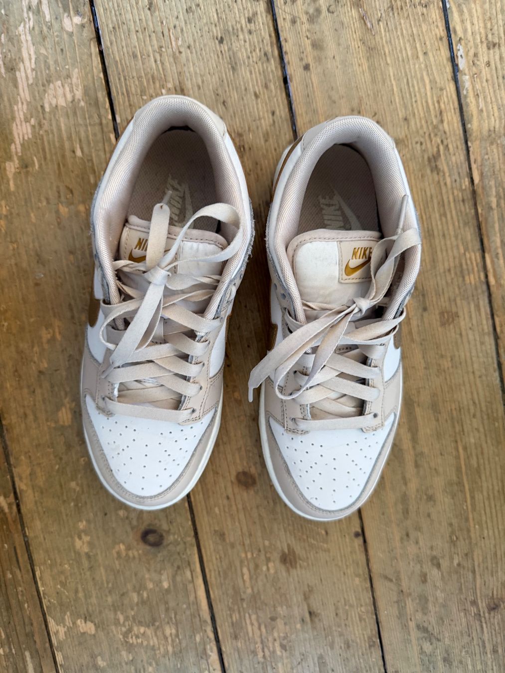 Nike Scarpe da donna: Nike Dunk low beige/weiss/gold Grösse 38 – Usato da Zuchwil venduto da jabie 5