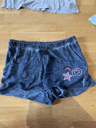 Coole Shorts von S. Oliver, Gr. 164, stylisch für den Sommer