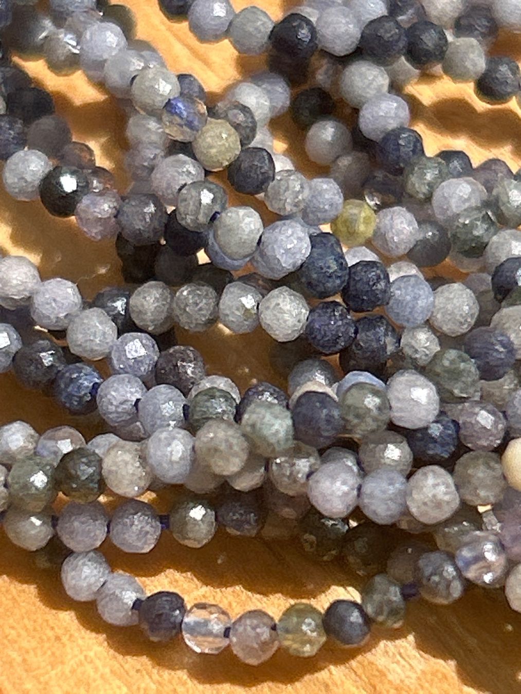 Pietre preziose: Strang echte facettierte Saphir Kugeln 2 mm – Nuovo e nell'imballaggio originale da Niederrohrdorf venduto da Ytobi 1