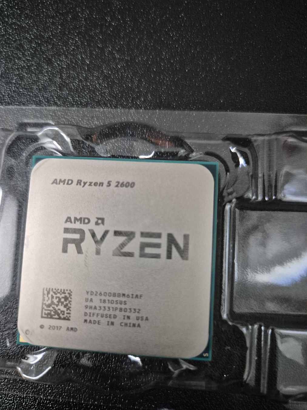 Amd Componenti elettronici: Processeur AMD Ryzen 5 2600 – Usato da Penthalaz venduto da micatylaanie