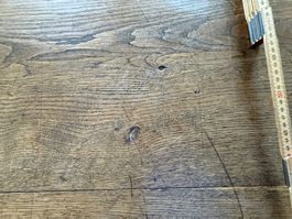 Tisch Holz Rustic mit Brandfleck und Gebrauchsspuren
