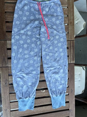 Unikat Sweathose mit Blumenmuster ca 146/152