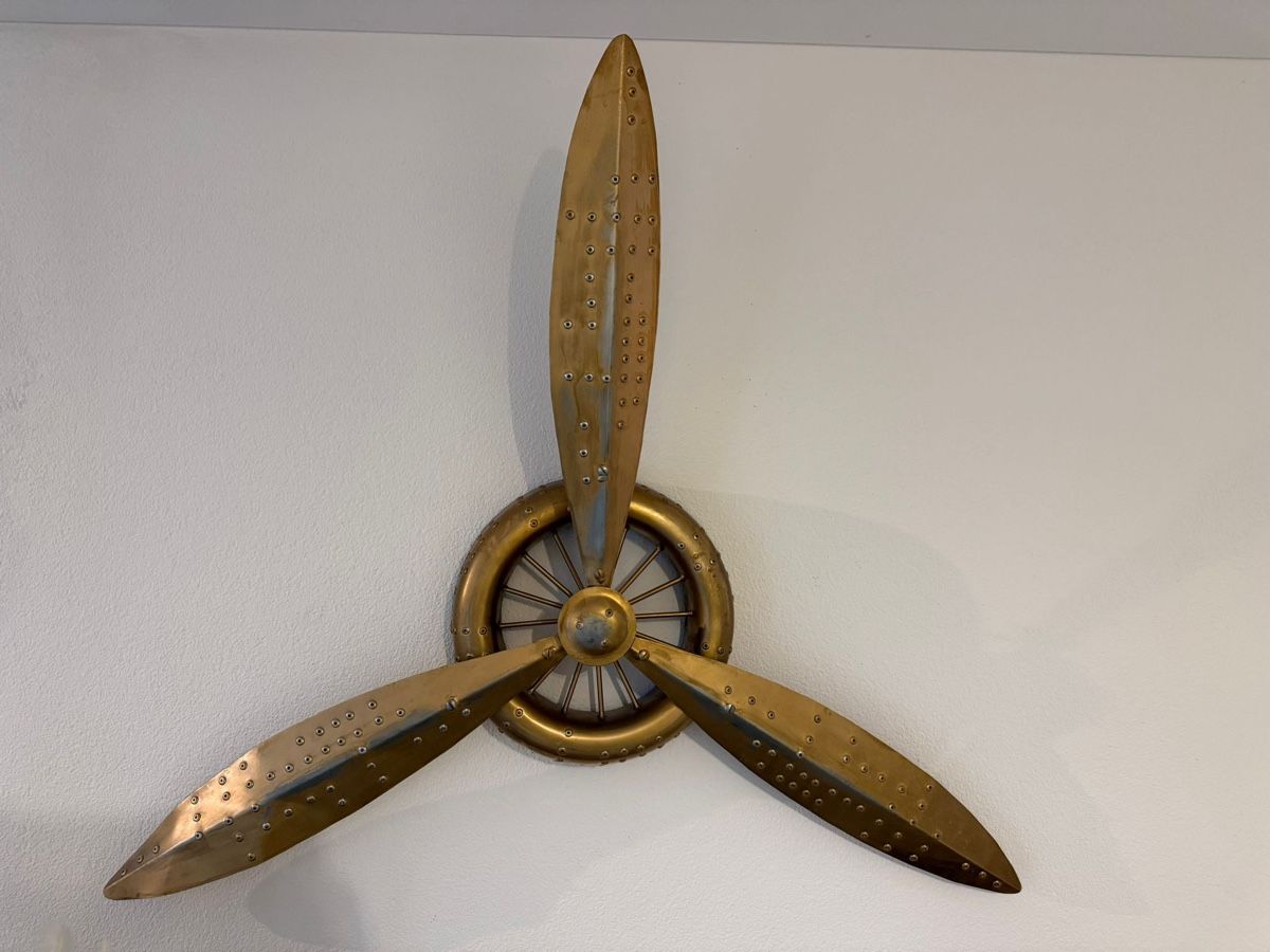 Tutte le decorazioni: Retro-Propeller-Wanddeko, goldfarben – Usato da Wettingen venduto da Jackson21