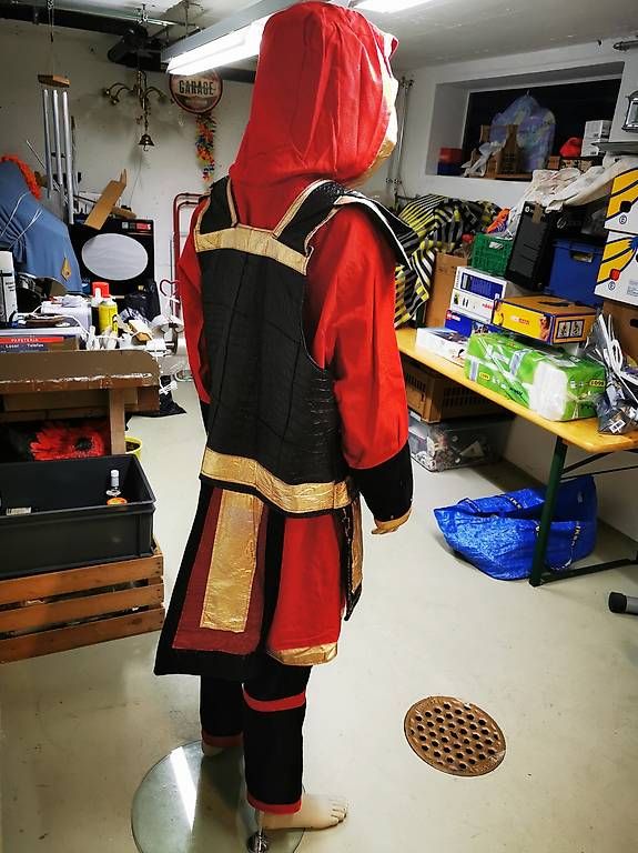Costumi: Kostüm Feuer krieger – Usato da Bleienbach venduto da ven_k5rv 2