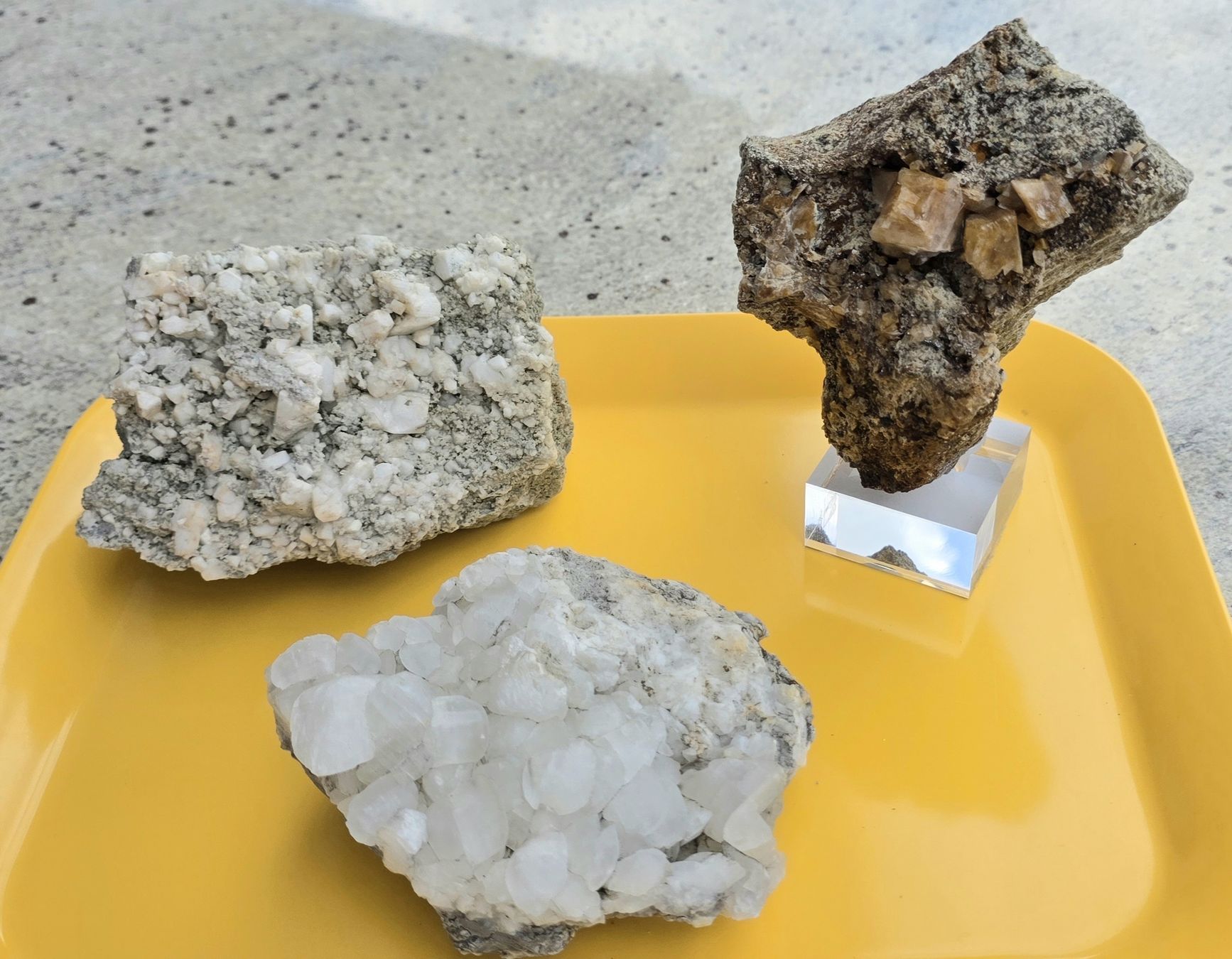 Minerali & Pietre curative: Periklin mit Apatit / Adular / Calzit  – Usato da Glis venduto da nbu_65ys 1