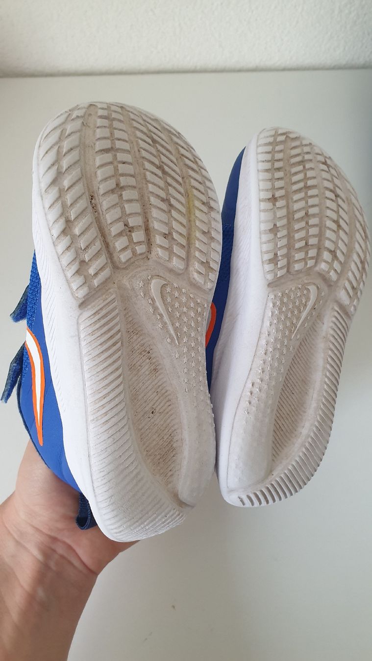 Nike Schuhe für Jungen: Basket Nike 23.5 – Gebraucht aus La Neuveville von Sarfe 2