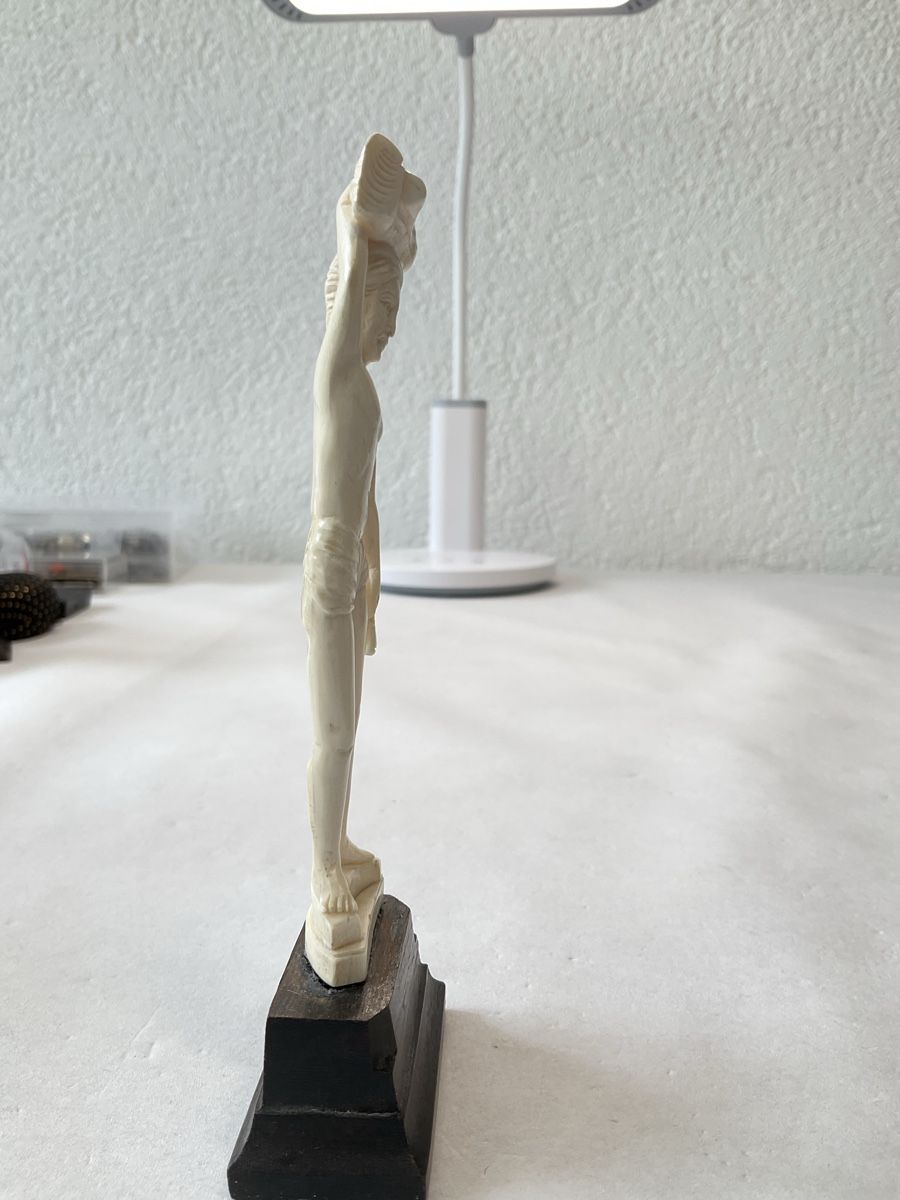 Figuren: Ancienne statuette sculpté  – Gebraucht aus Malleray von Robot12 3