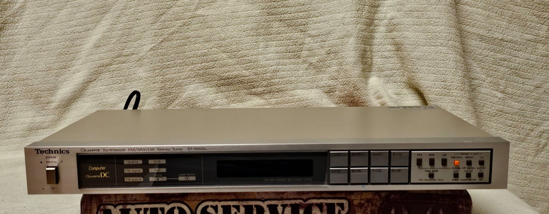 Technics Radio: Technics ST-S505L AM/FM Stereo Tuner – Usato da Uster venduto da Swisss2020 1