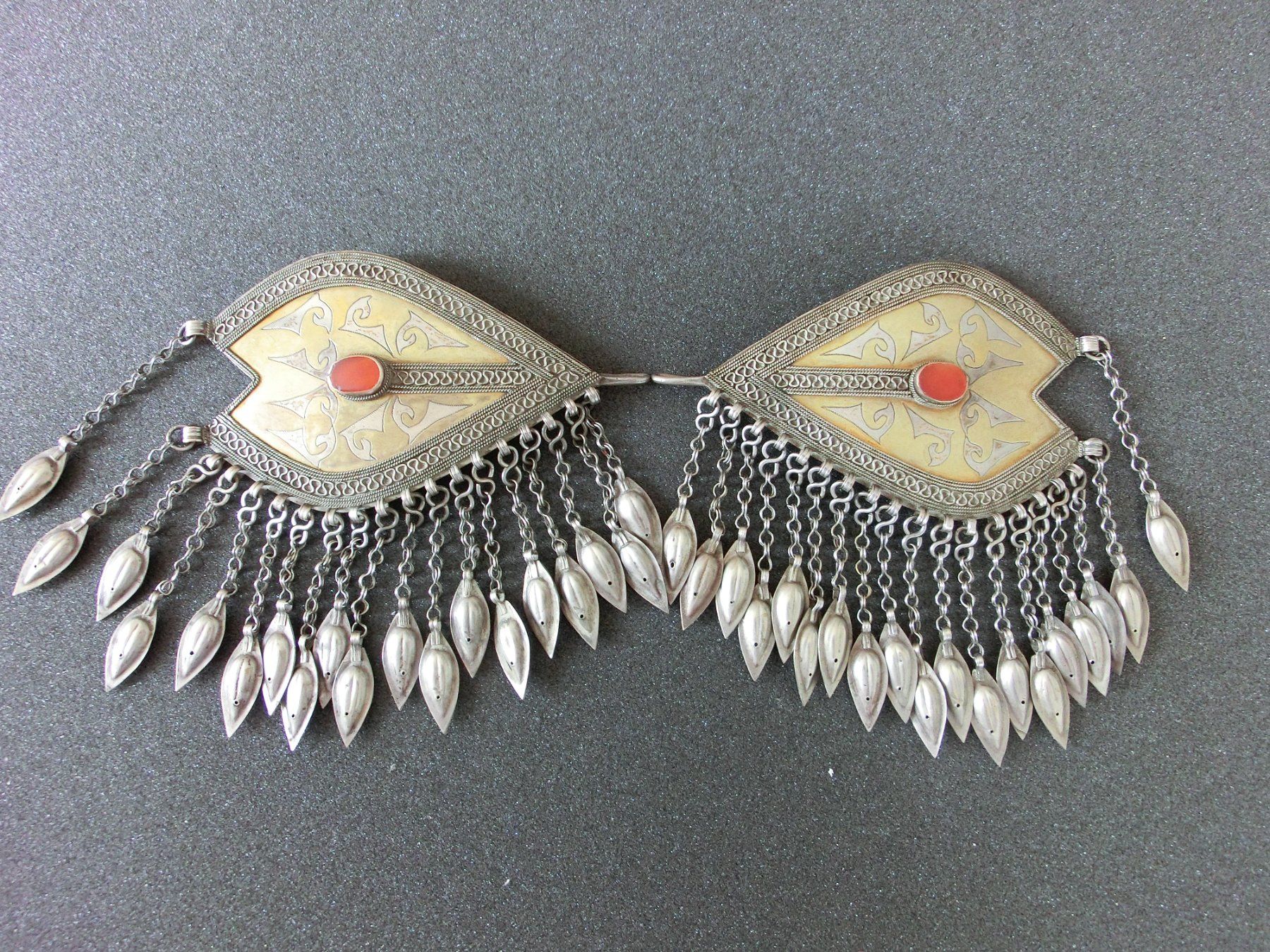 Ciondoli: ANTIKER  TURKMENEN -BRUST -SCHMUCK – Usato da Basel venduto da wyba44