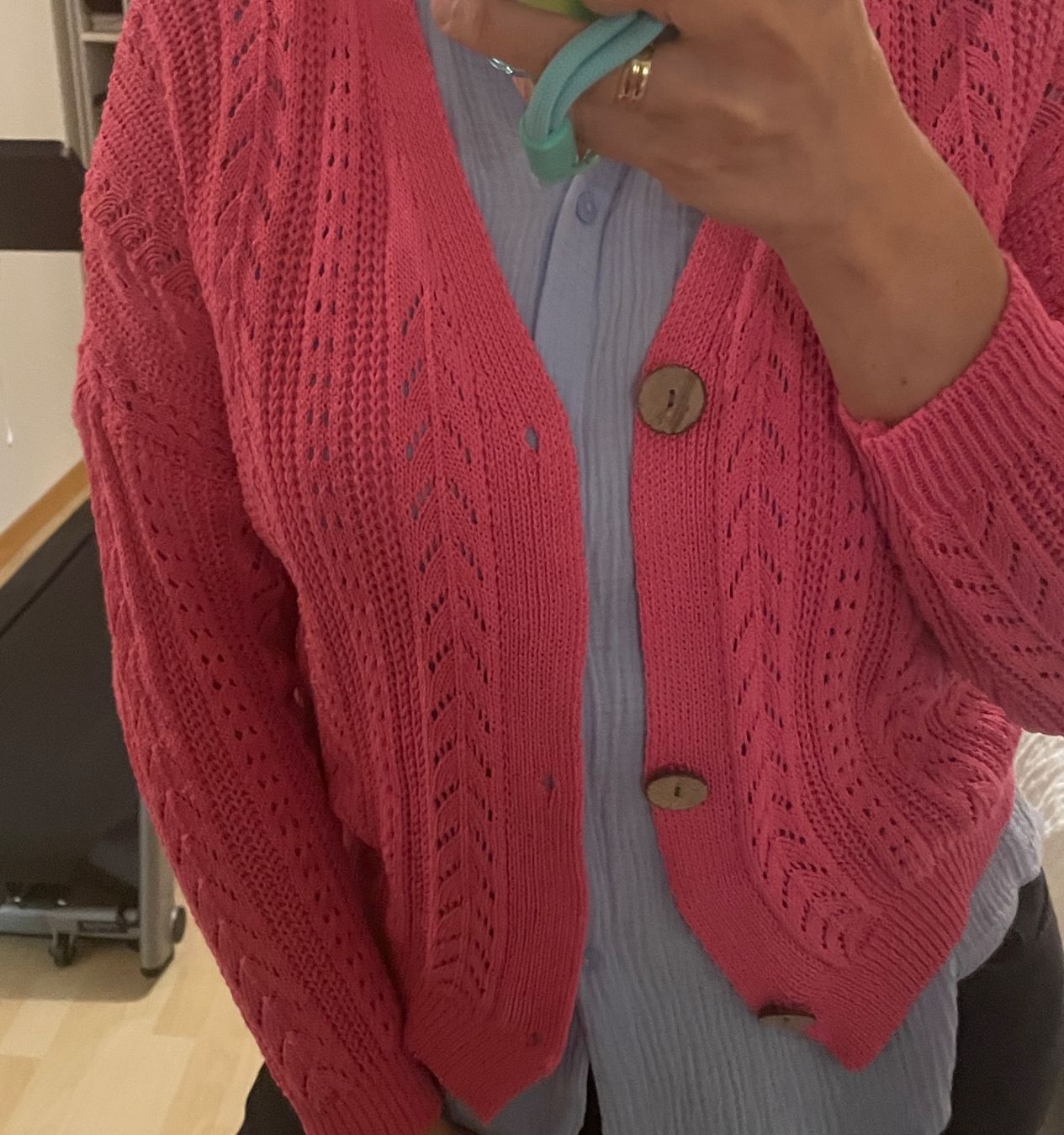 Giacche: Strickjacke pink mit Lochmuster Gr.38-40 – Usato da Obfelden venduto da 3zwerge