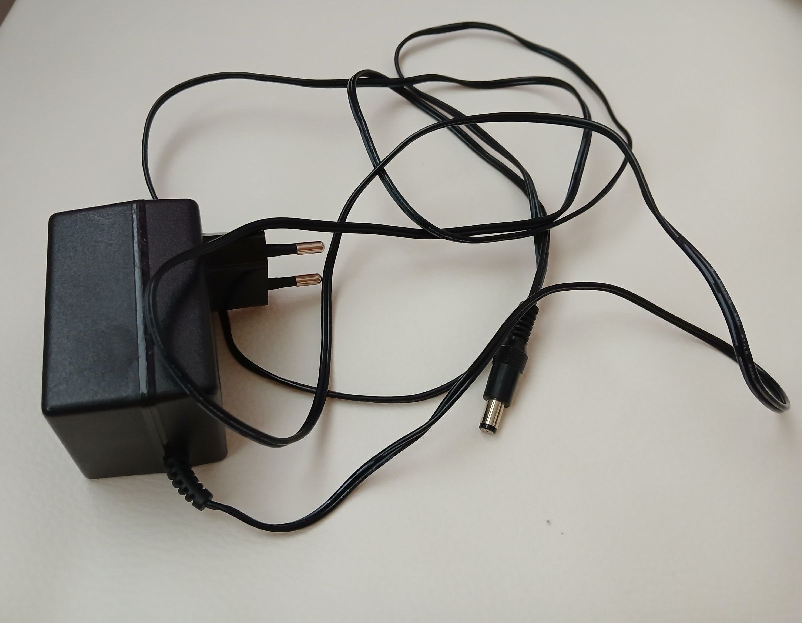 Lecteurs & Adaptateurs: Adaptateur 230 V – Neuf (Voir description) à Le Brassus par bla_7wxg