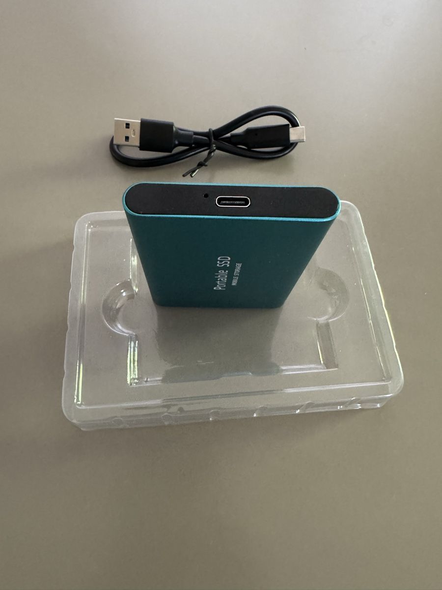 Dischi rigidi: Externe SSD Festplatte 1TB neu! – Nuovo e nell'imballaggio originale da Dübendorf venduto da e90_2m9j 2