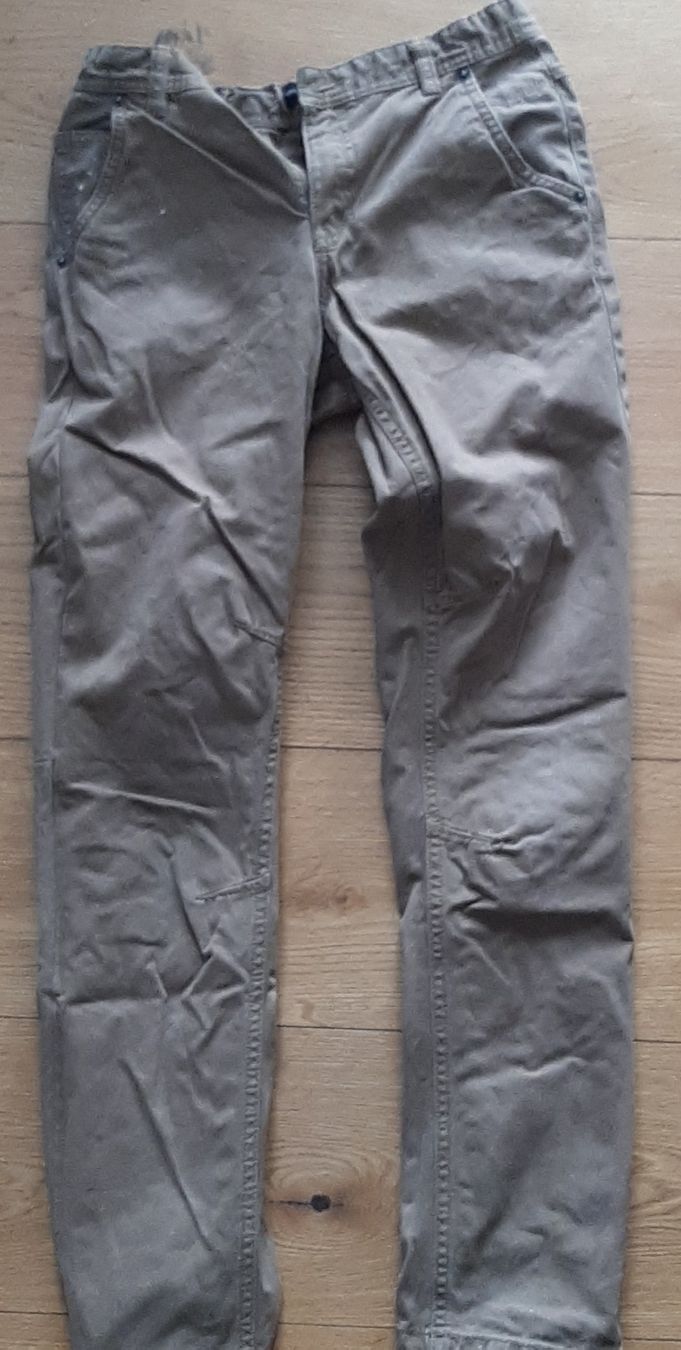 Pantalons: Khaki-Hose, Grösse 158. – D'occasion à Kreuzlingen par markswiss