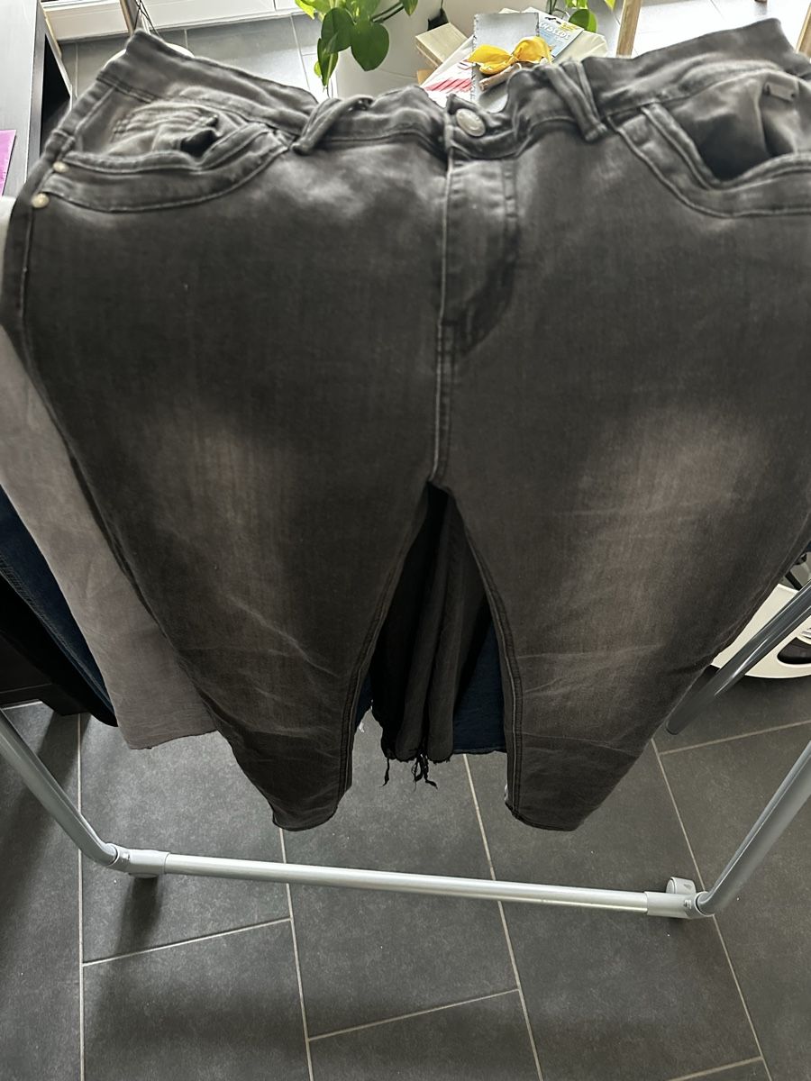 Jeans: Jeans Hosen  – Usato da Winterthur venduto da Frangello 3