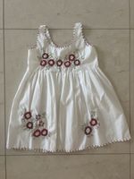 Exklusives Sommerkleid, weiss mit Blumenmuster, Grösse 116