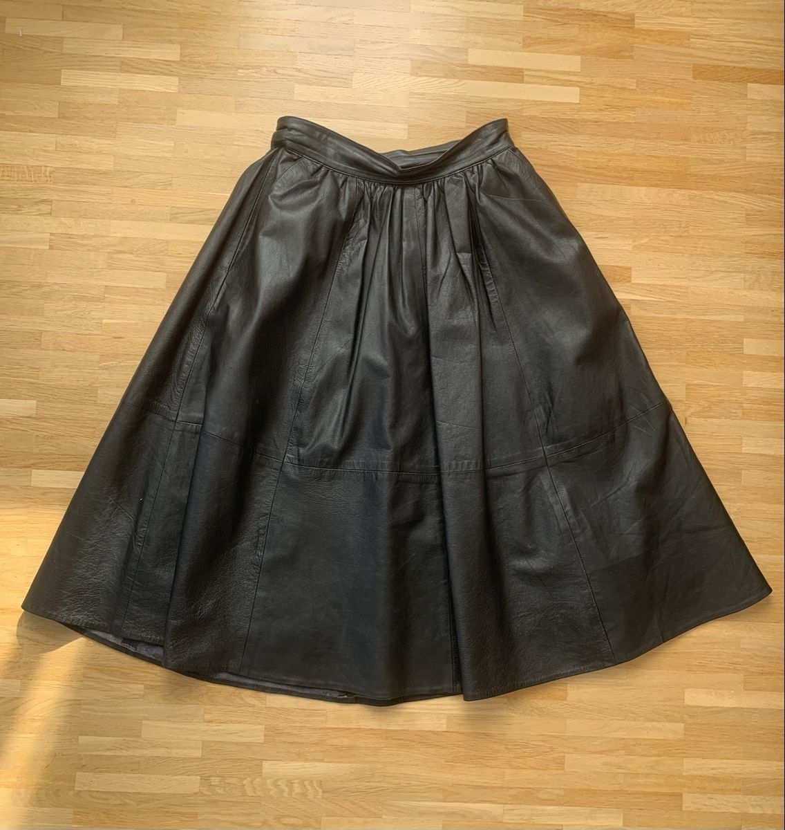 Gonne: Vintage Leder Rock A Linie Gr 34 – Usato da Zürich venduto da MK124