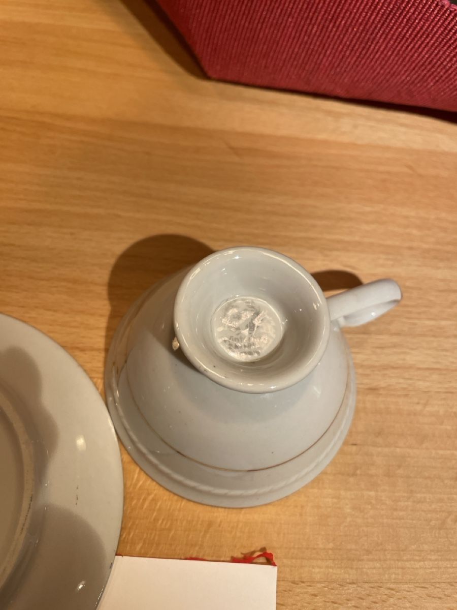 Tazze: Espressotasse mit Untertasse  – Usato da Seltisberg venduto da Erdbi 3