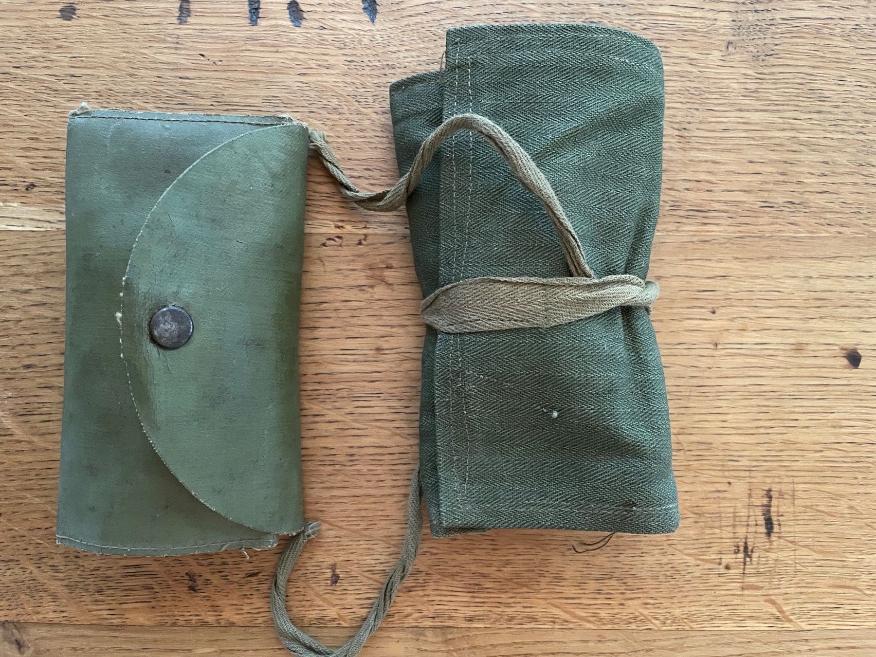 US Army Uniformi: U.S. Army Original WW2 2x sewing kit – Usato da Oberbütschel venduto da Woodie2005