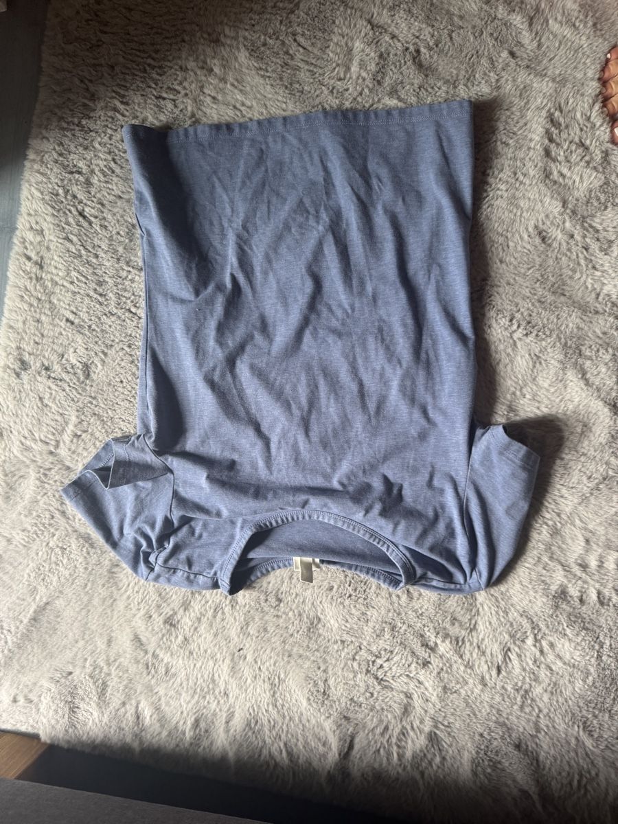 H&M T-shirts: Blaues Basicshirt – Neuf (Voir description) à Wallisellen par car_w72g 2