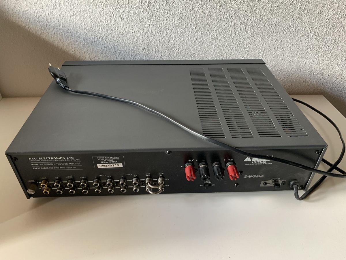 Nad Verstärker: NAD 302 Stereo Amplifier – Defekt aus Bern von Gamman 1
