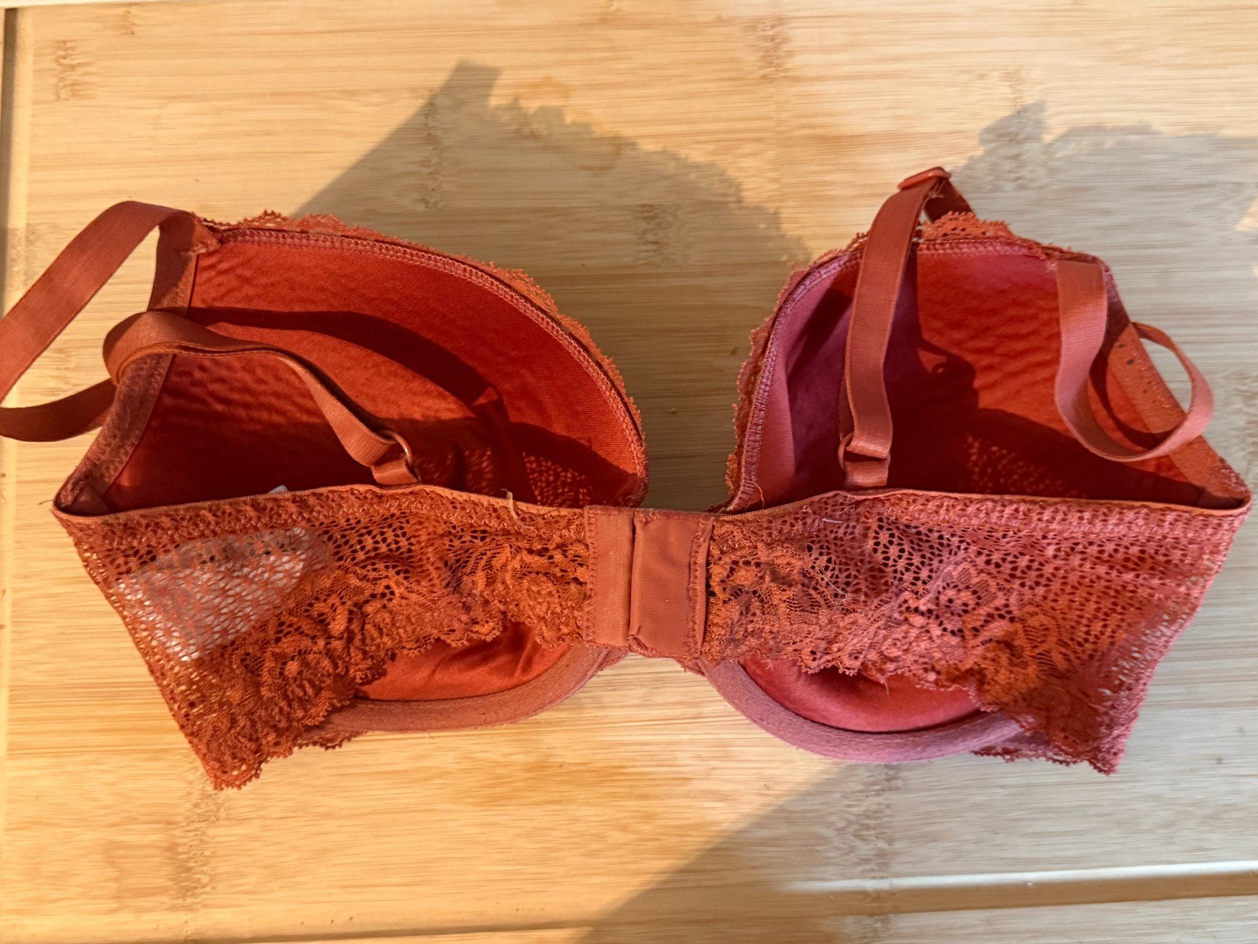 H&M Altra biancheria intima: H&M Damen BH Spitze Rostrot Grösse 85D – Usato da Basel venduto da zukk_ 7