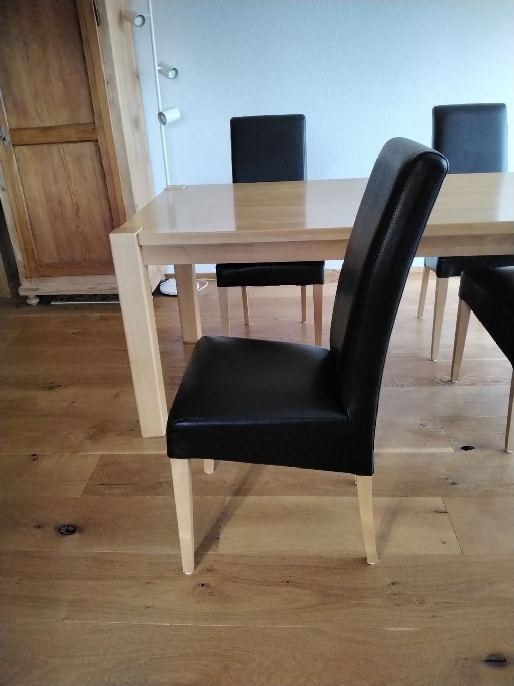 Tables: Esstisch mit 4 Stühlen  – D'occasion à Sonnental par joh_p7np 4