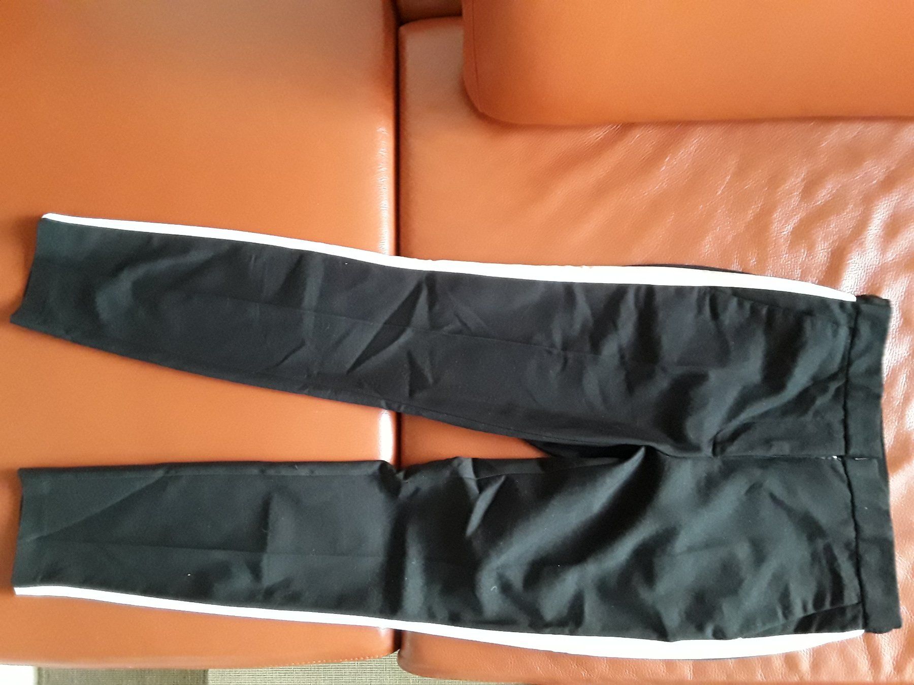 Pantaloni: Zara Basic Hosen XS – Usato da Heimberg venduto da Samprof 1