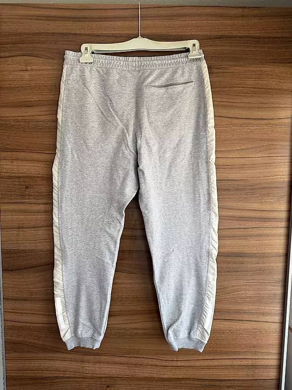 Pantaloni: Adidas Trainerhose – Usato da Egnach venduto da hrid 1